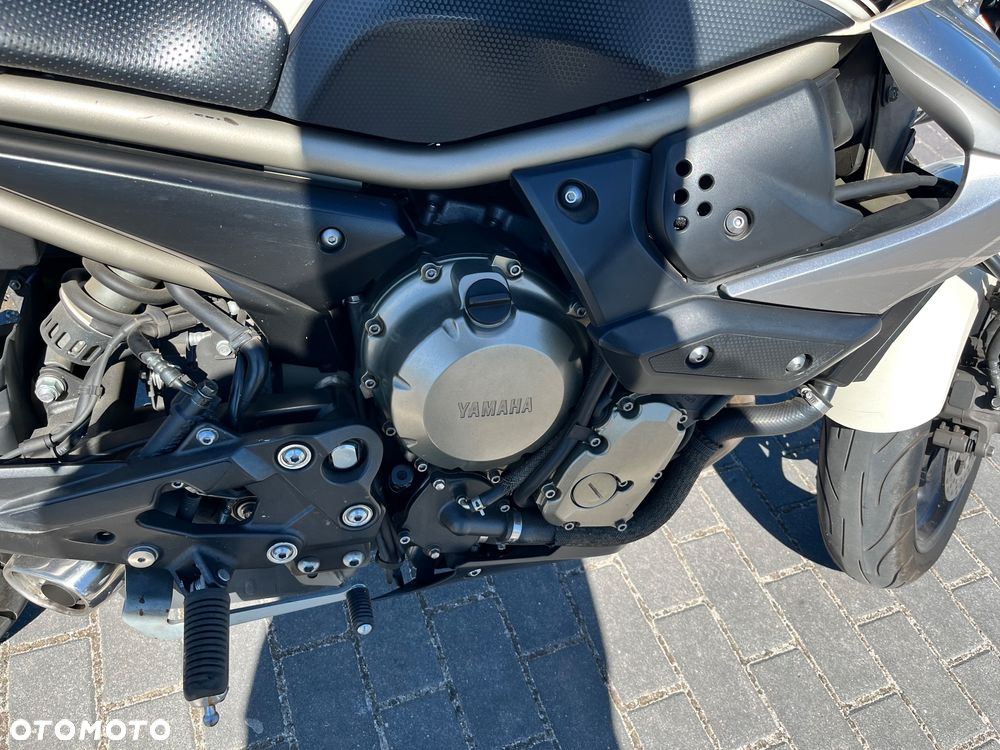 Yamaha XJ - 6