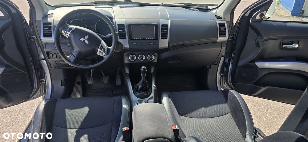 Mitsubishi Outlander - 6