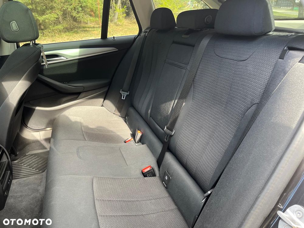 BMW Seria 5 520d Luxury Line sport - 29
