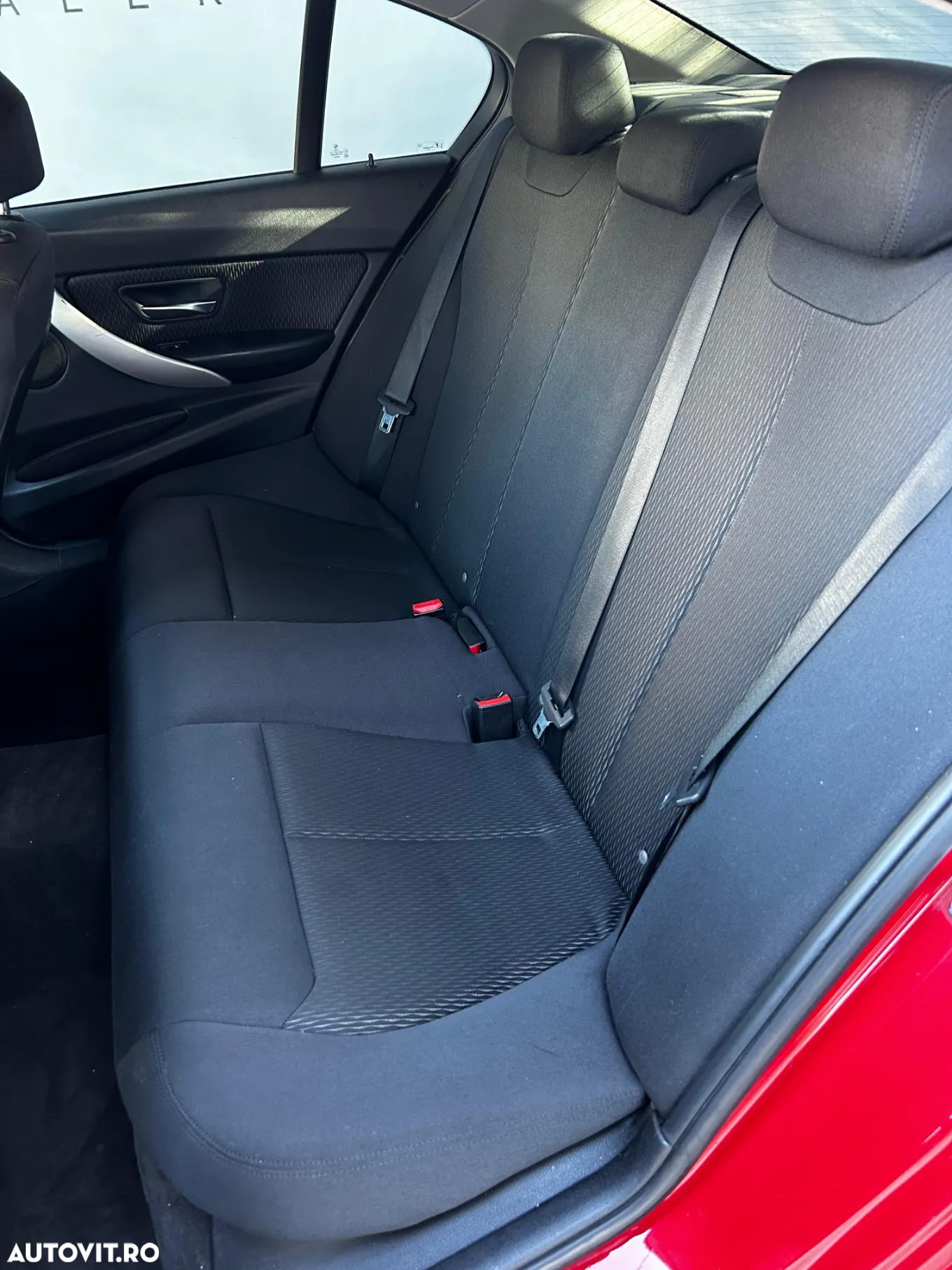 BMW Seria 3 318d - 15