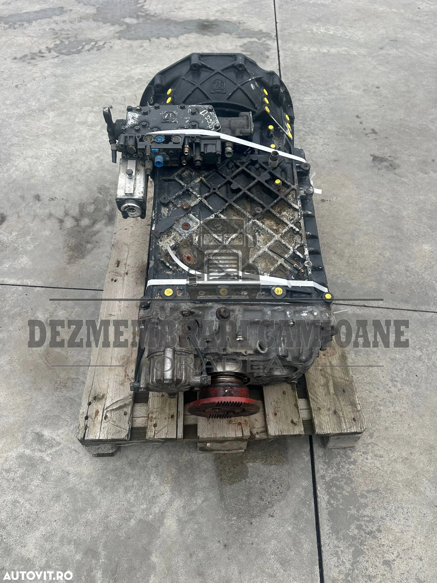 CUTIE DE VITEZE MANUALA DAF 16S2223TO 1642849 1342008006 - 4