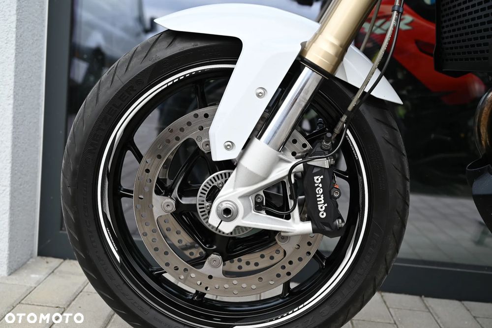 BMW F - 26