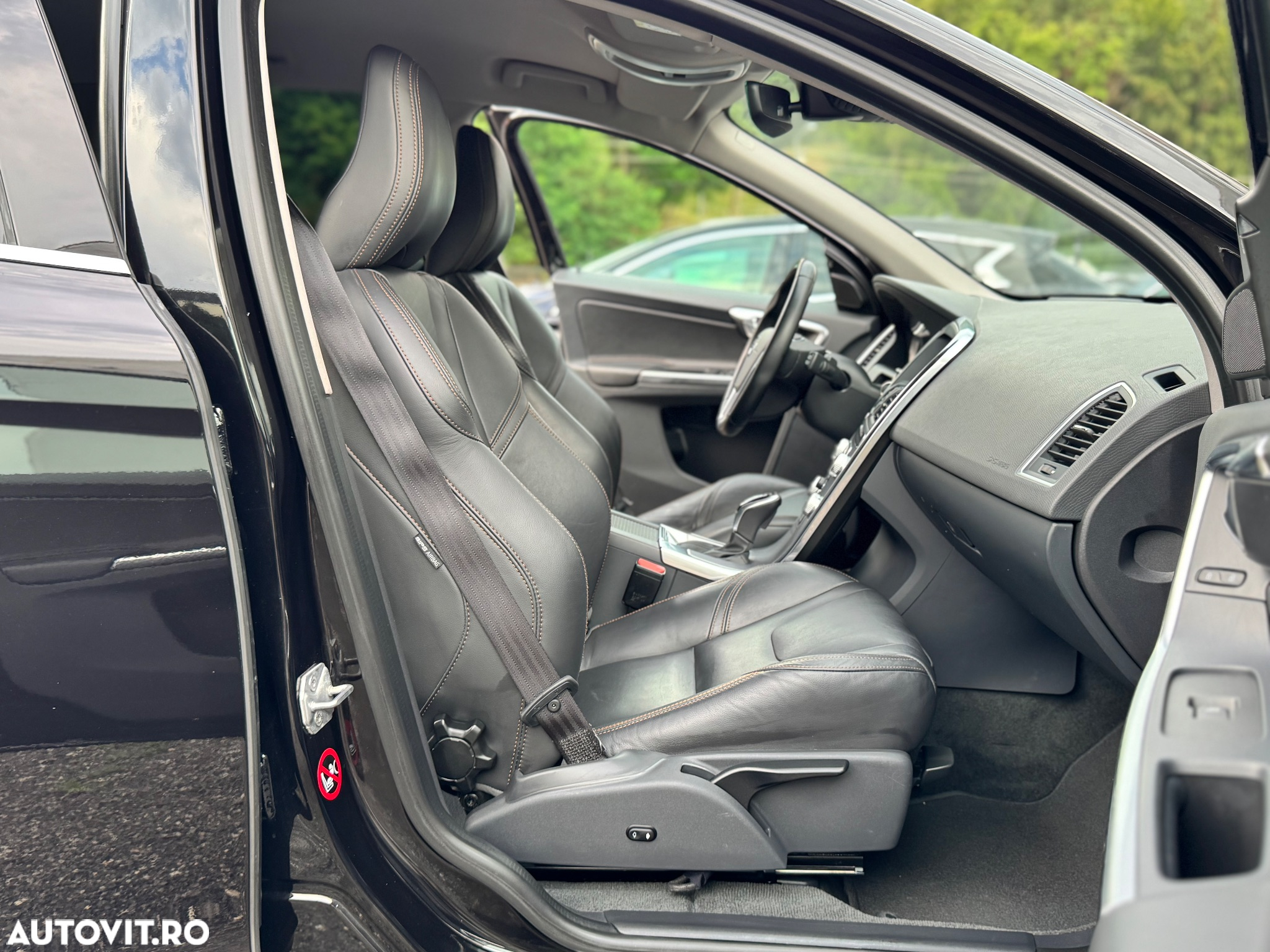 Volvo XC 60 D5 AWD Geartronic Summum - 8