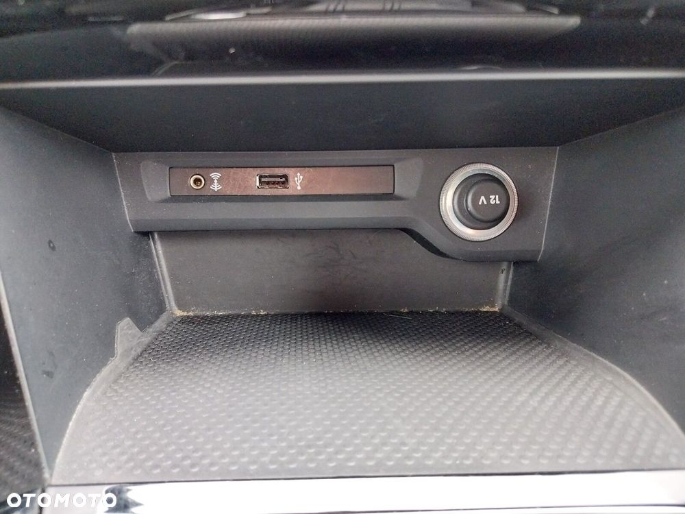 Volkswagen Touran - 33