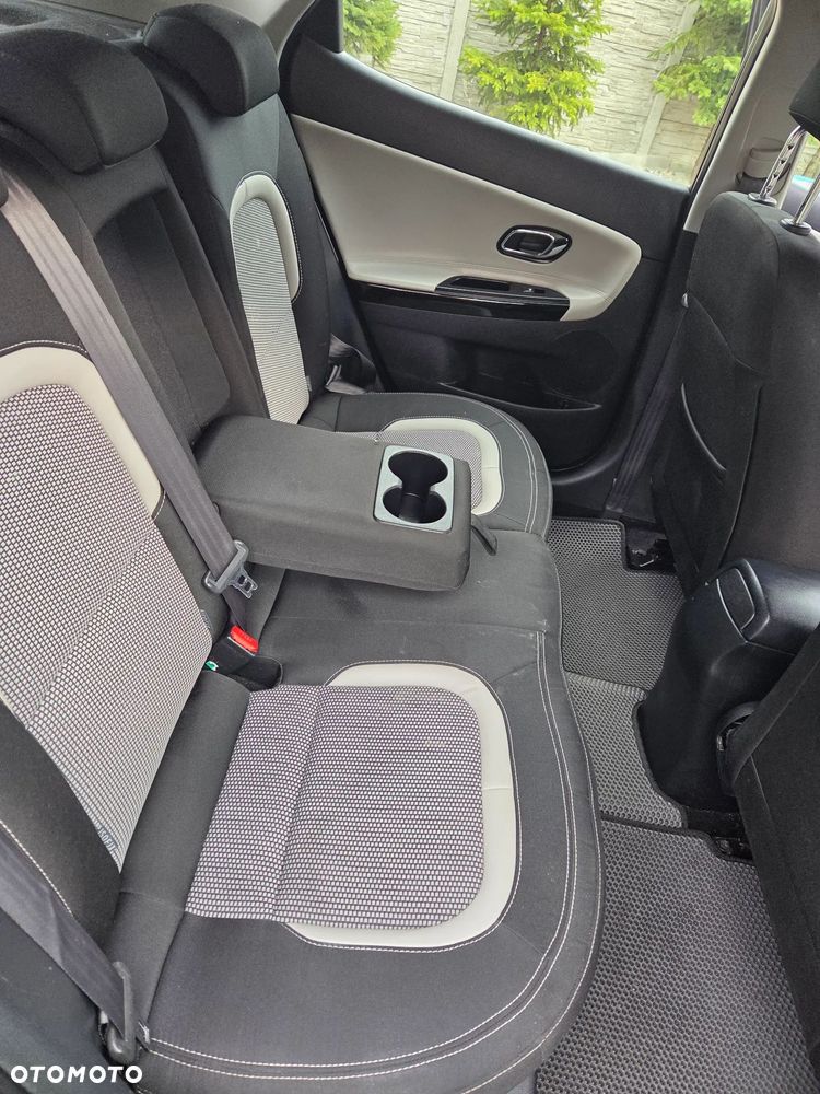 Kia Ceed - 8