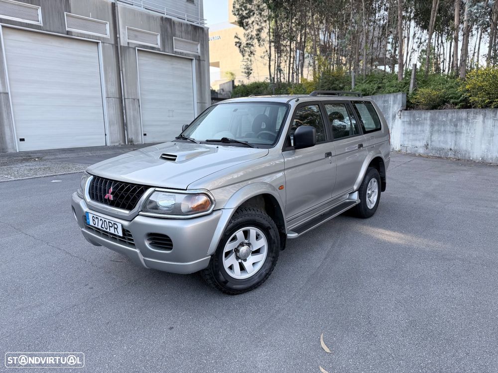 Mitsubishi Pajero Sport 2.5 TD GLS - 1