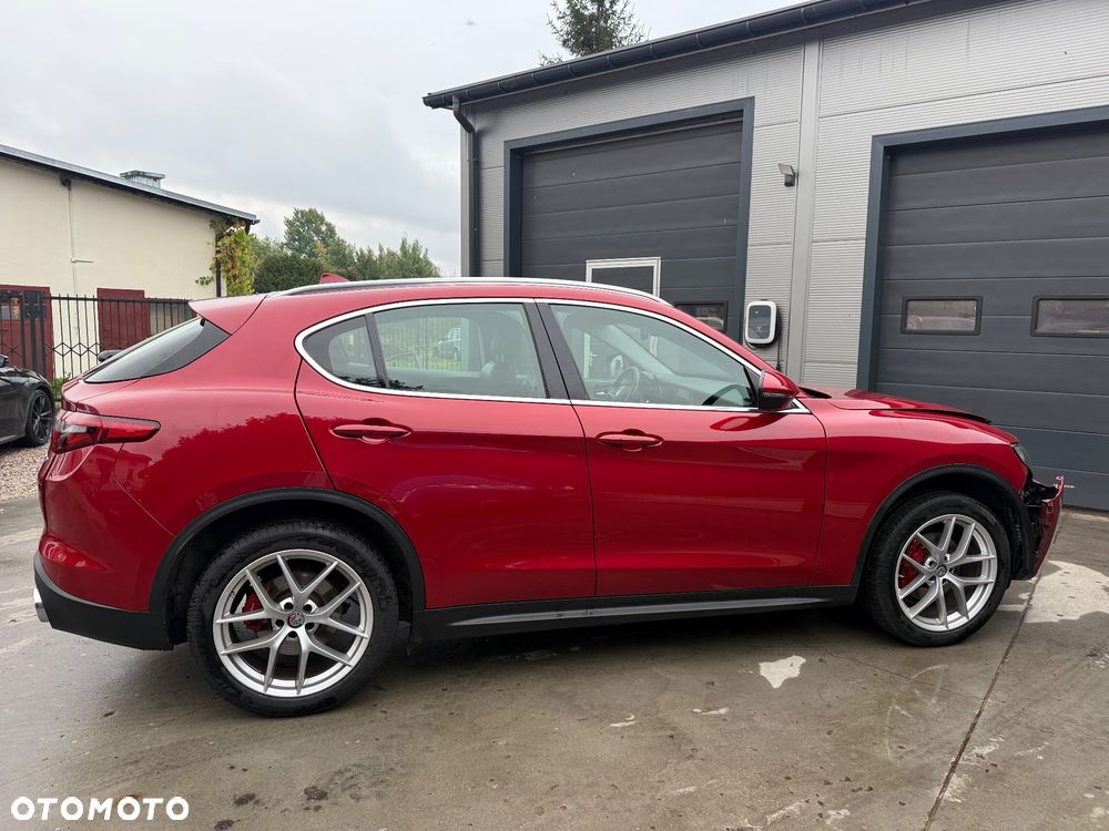 Alfa Romeo Stelvio 2.0 Turbo 16V AT8-Q4 Super - 3