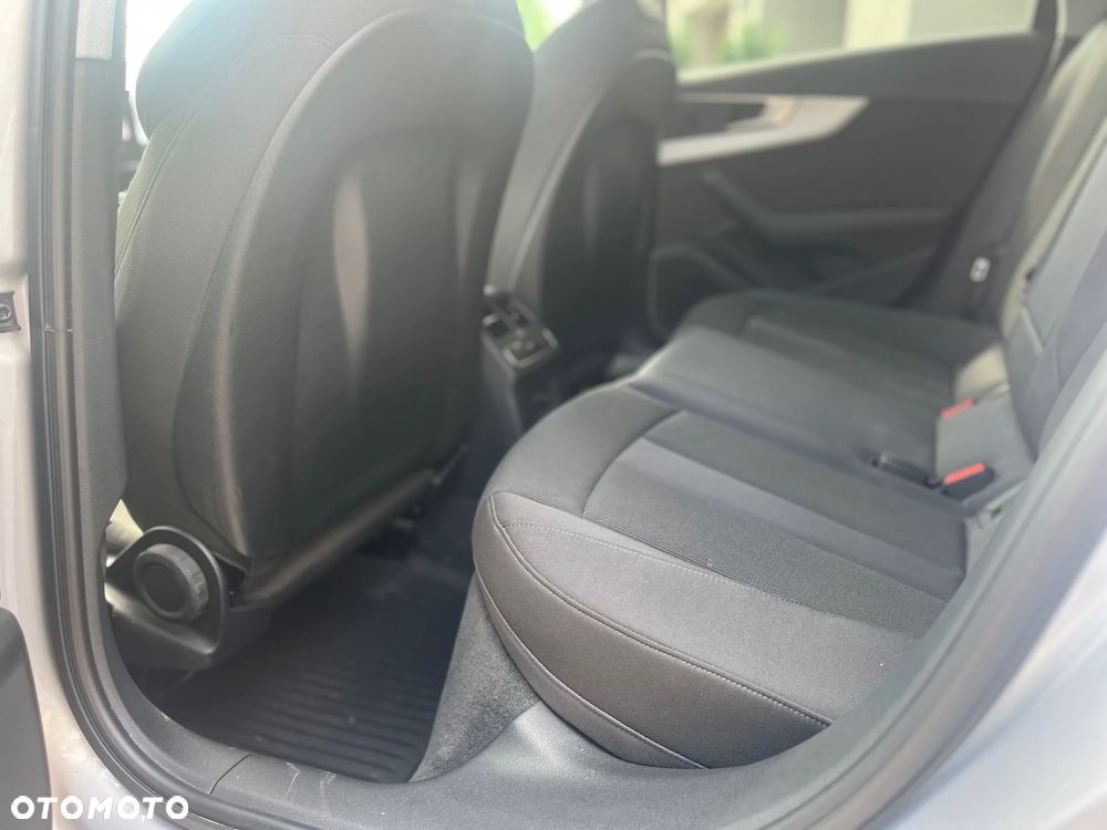 Audi A4 35 TFSI S tronic - 10