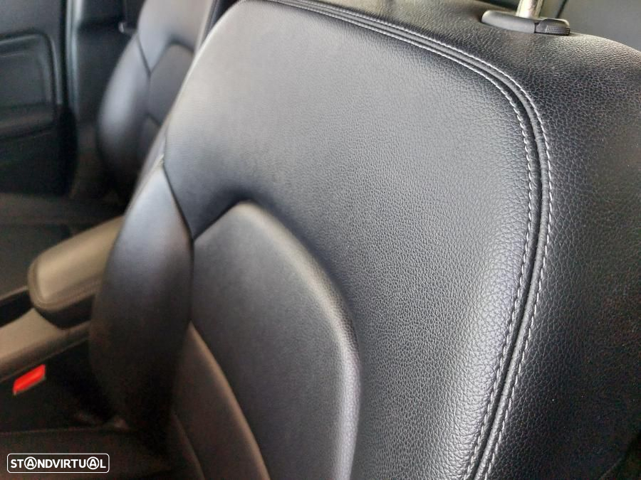 Mercedes-Benz GLA 180 Urban - 37