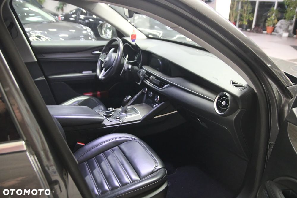 Alfa Romeo Stelvio 2.0 Turbo First Edition Q4 - 13