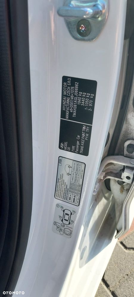 Hyundai i30 1.6 D Comfort DCT - 14