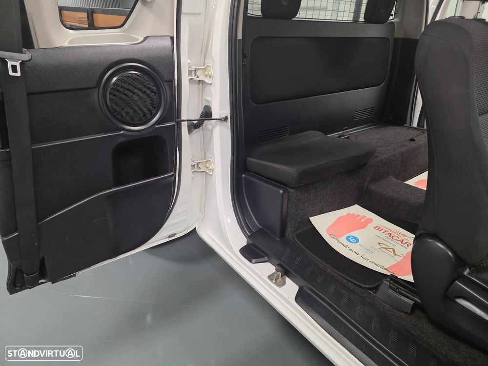 Toyota HILUX  2.4 D-4D 2WD CD - 36