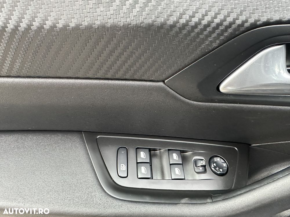 Peugeot 508 Plug-In Hybrid 180 e-EAT8 Allure - 14