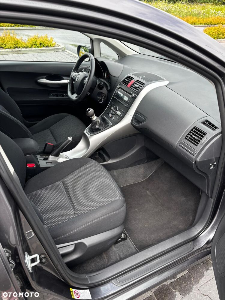 Toyota Auris 1.6 Sol - 12