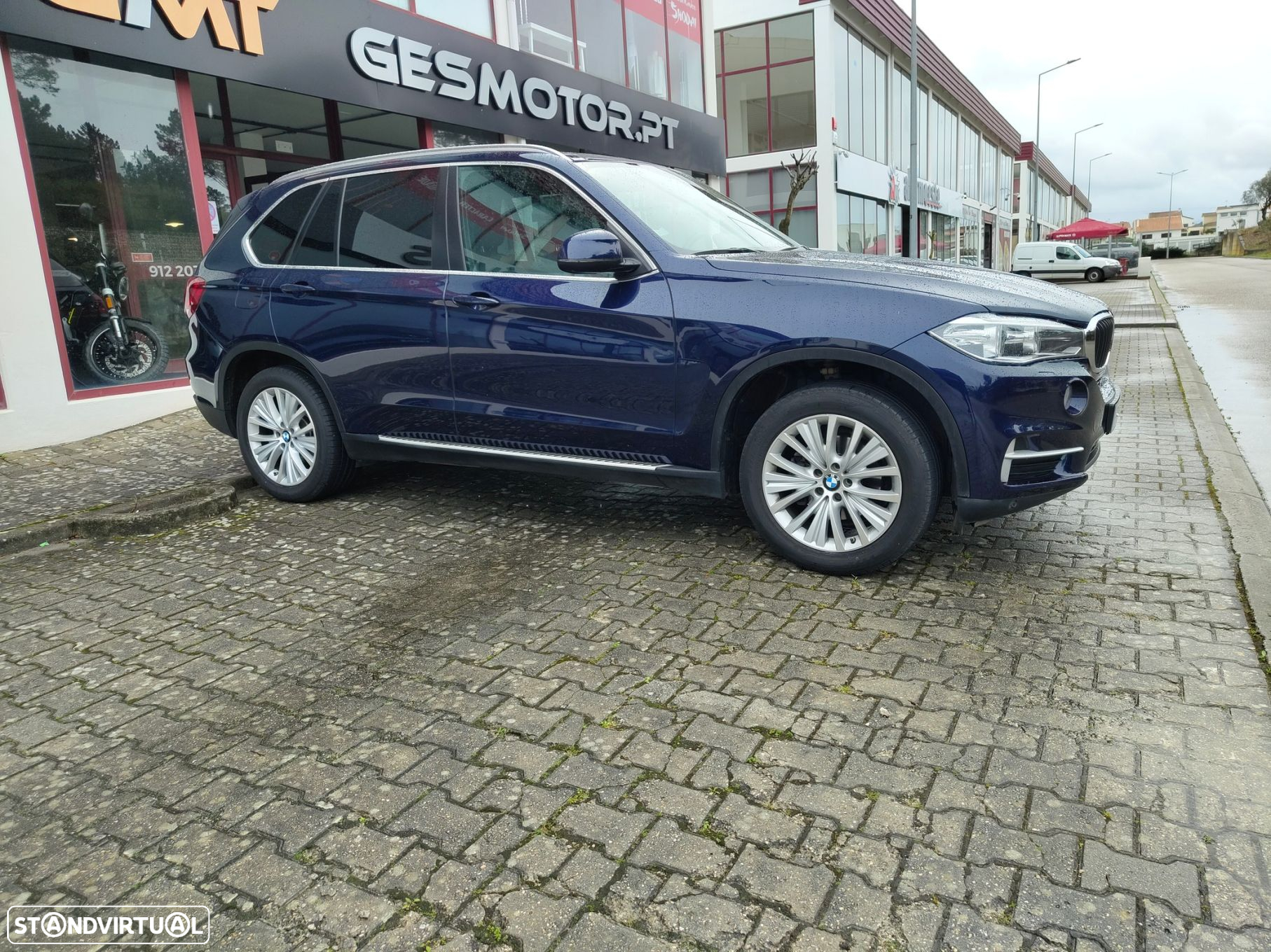 BMW X5 25 d sDrive Comfort 7L - 8