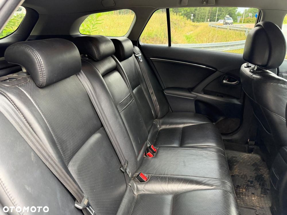Toyota Avensis 2.2 D-4D Prestige - 12