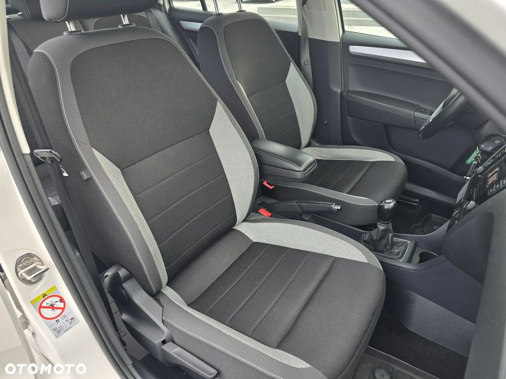 Skoda RAPID - 21