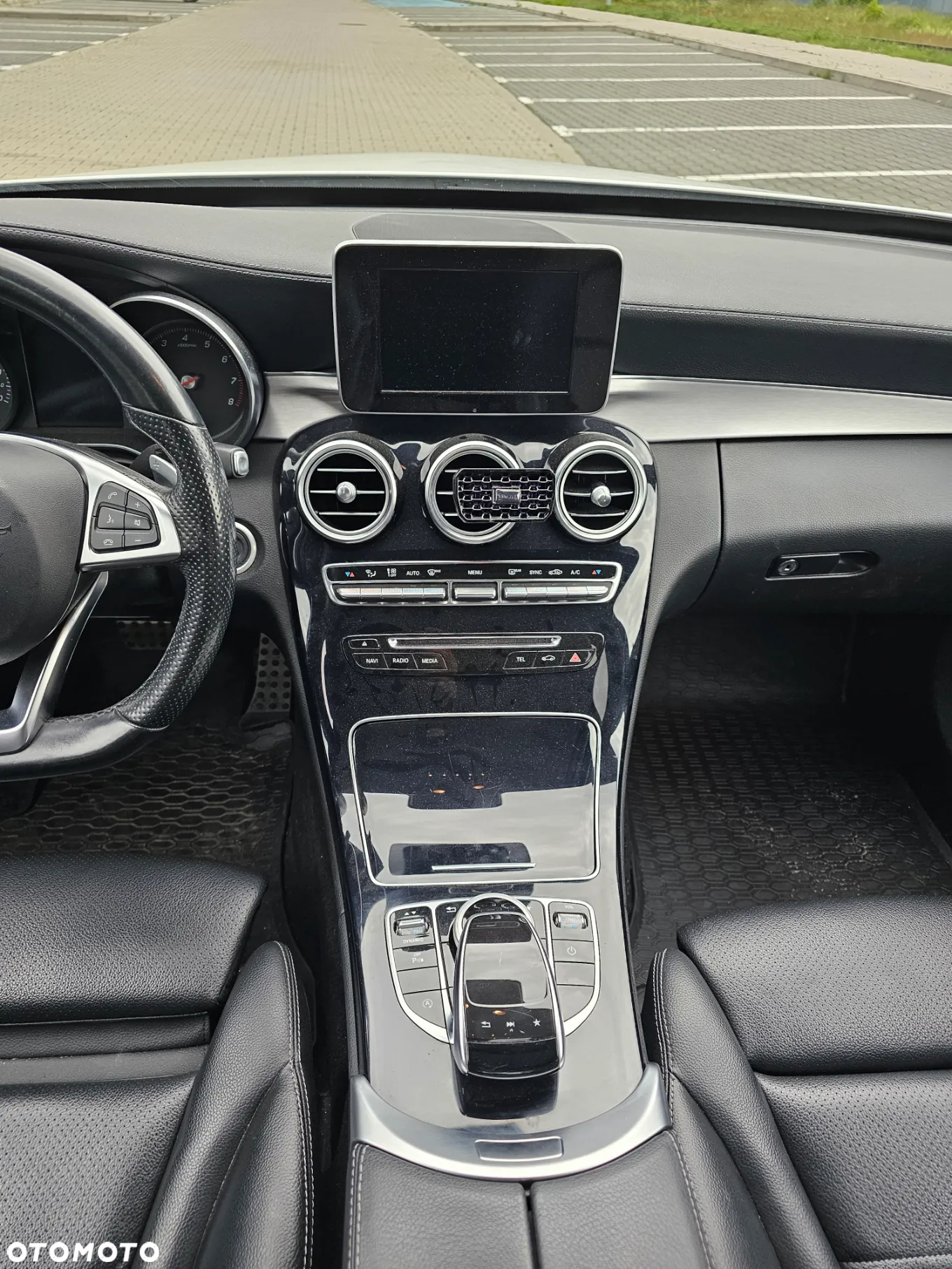 Mercedes-Benz Klasa C 200 9G-TRONIC AMG Line - 13