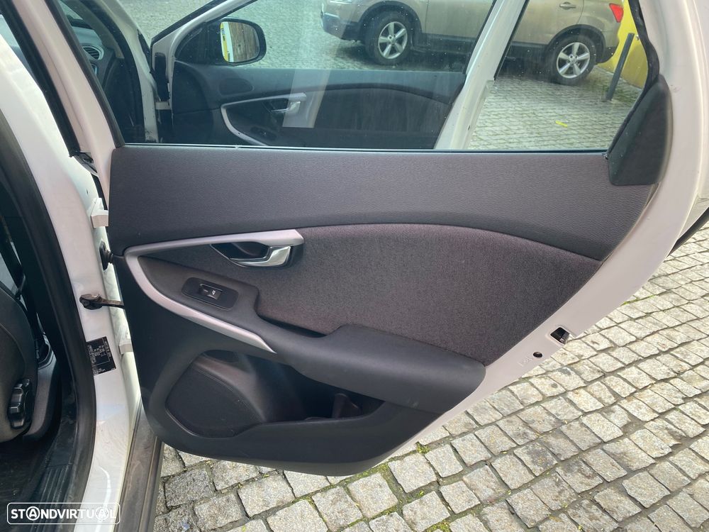 Volvo V40 Cross Country 1.6 D2 Kinetic Powershift - 28