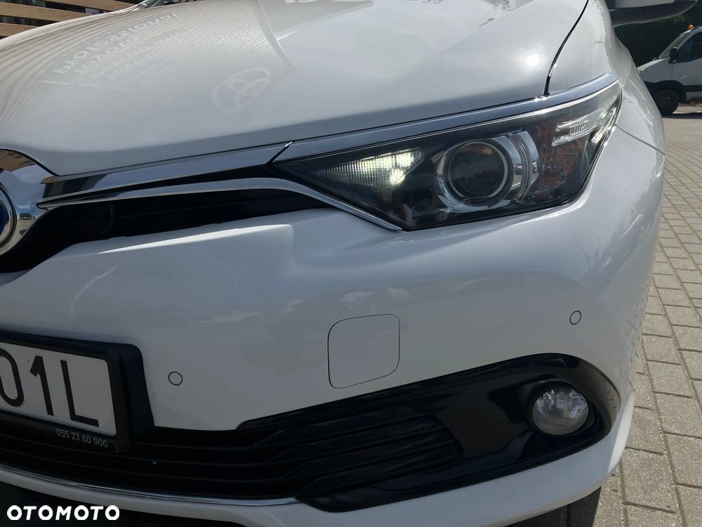 Toyota Auris Hybrid 135 Premium - 12