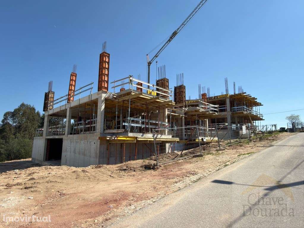 NOVO - Apartamento T2 com garagem e varandas - Grande imagem: 2/35