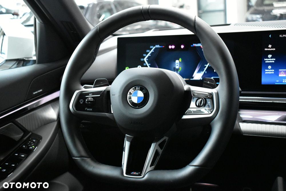BMW Seria 5 520d xDrive mHEV M Sport - 16