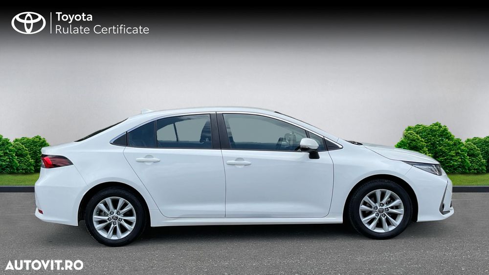 Toyota Corolla 1.8 HSD Business - 8