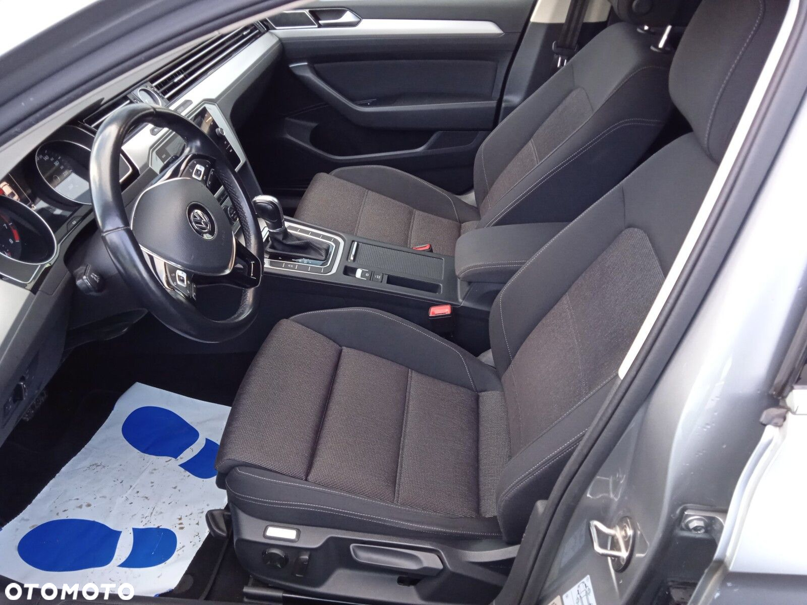 Volkswagen Passat - 11