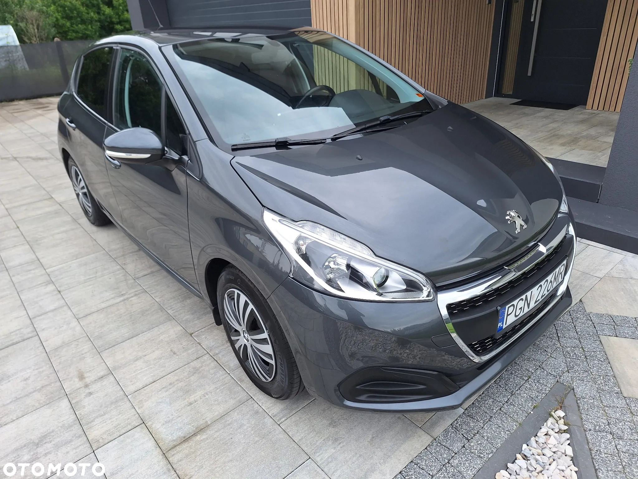 Peugeot 208 - 4
