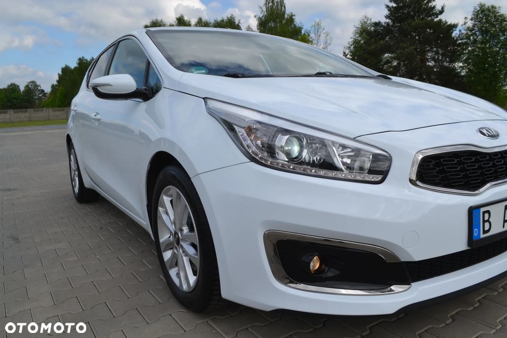 Kia Ceed - 38