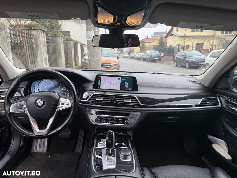 BMW Seria 7 750i xDrive - 8