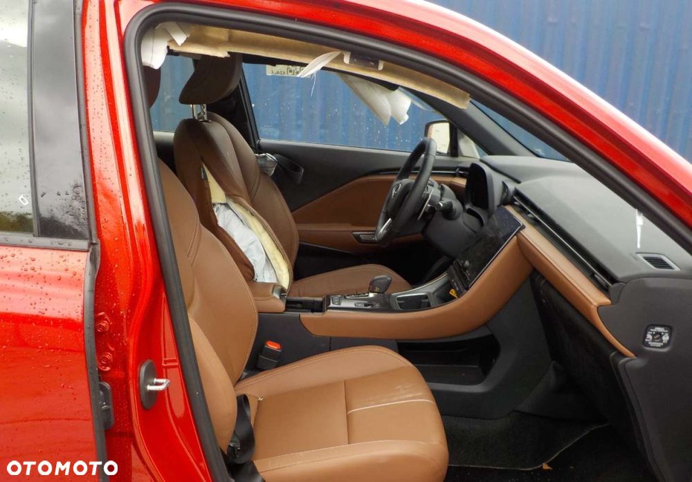 Lexus LBX - 13