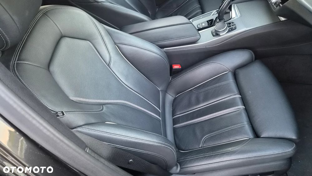 BMW Seria 5 520d xDrive - 12