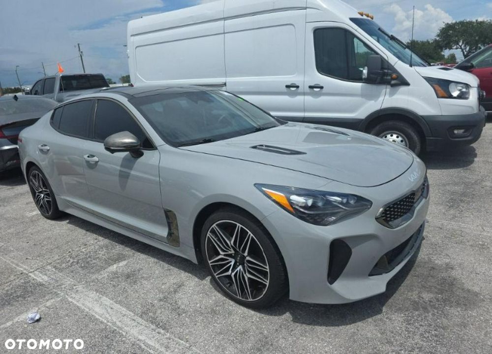 Kia Stinger - 3