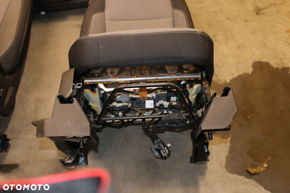 KOMPLET FOTELE PRZÓD TYŁ MATERIAŁOWE GRZANE FORD ESCAPE MK3 III LIFT - 5