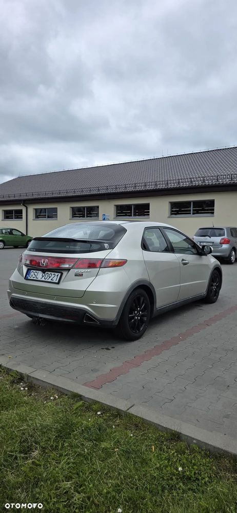 Honda Civic 1.8 Executive NAVI - 6