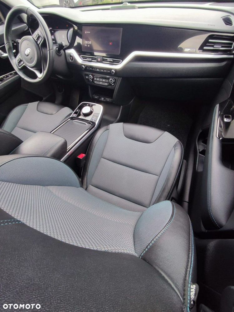 Kia Niro - 36