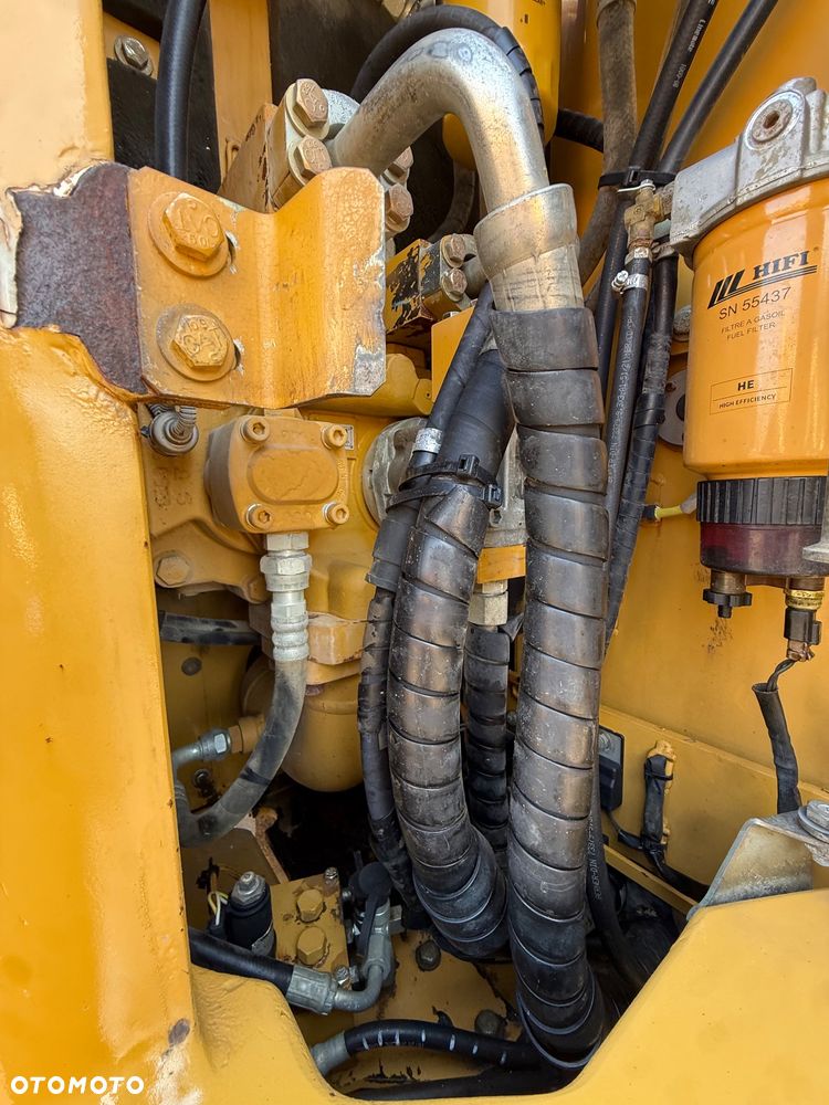 Caterpillar 321 D - 8