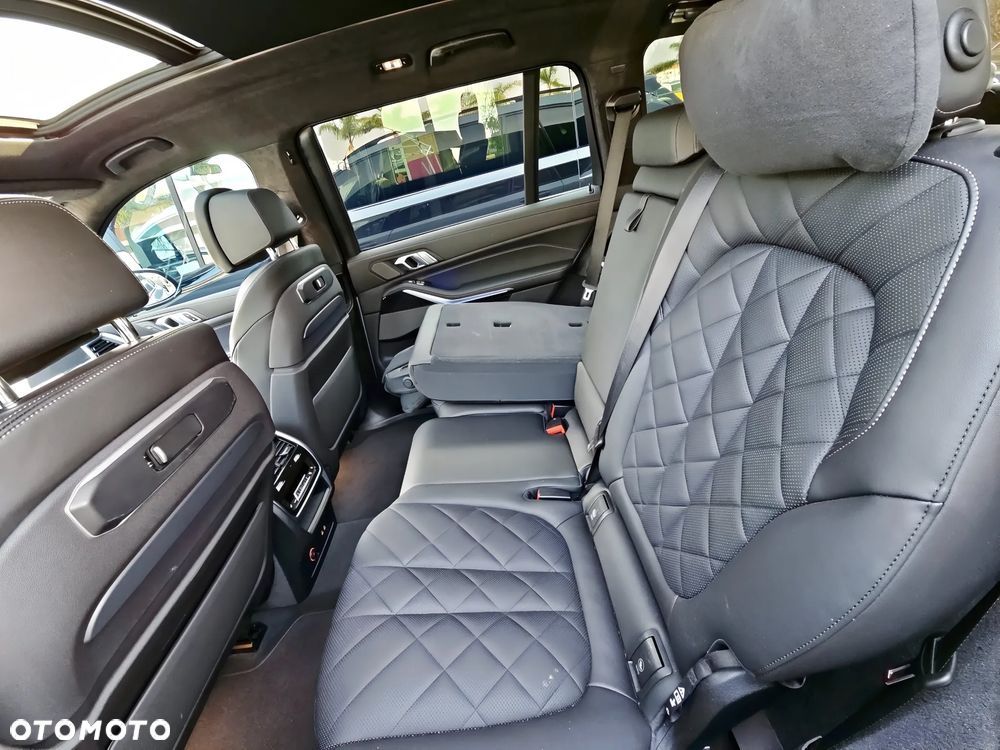 BMW X7 xDrive40i - 10