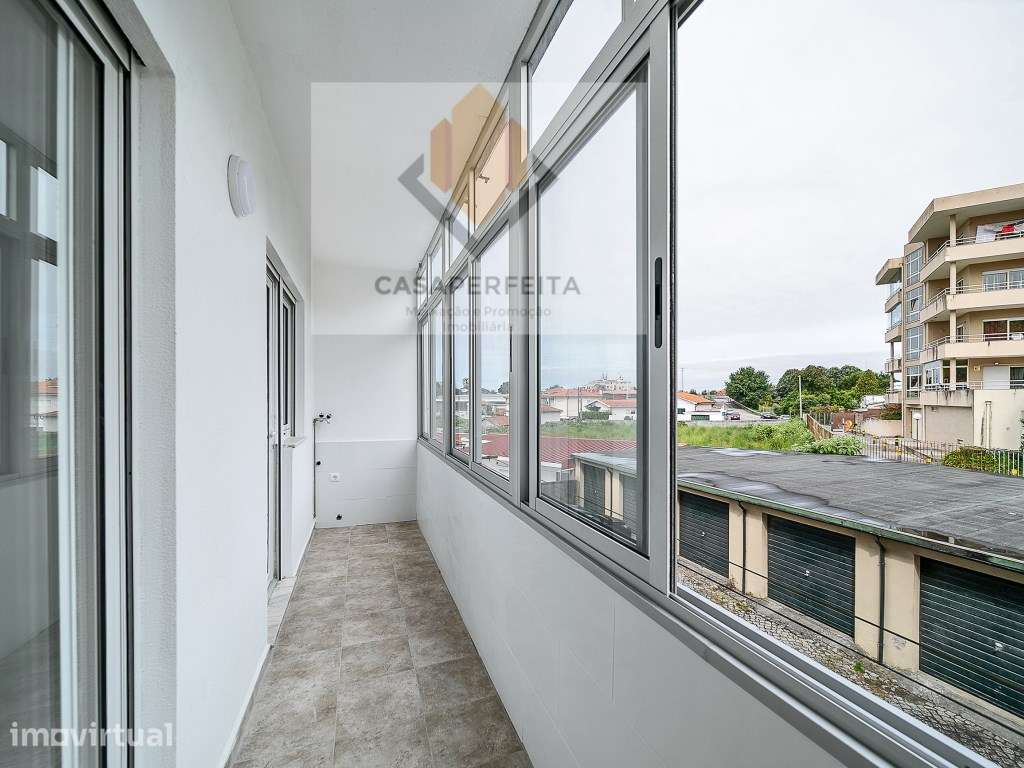 Apartamento T2+1 Totalmente Renovado com Varanda, Jardim e Box - Va... - Grande imagem: 5/38