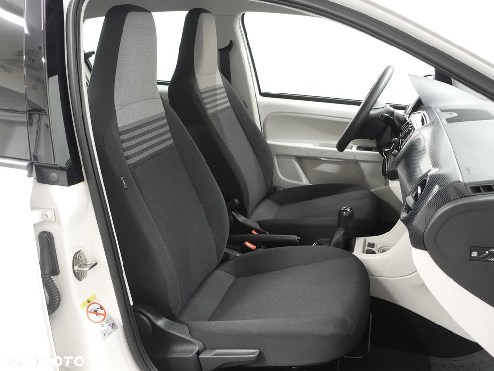Volkswagen up! - 25