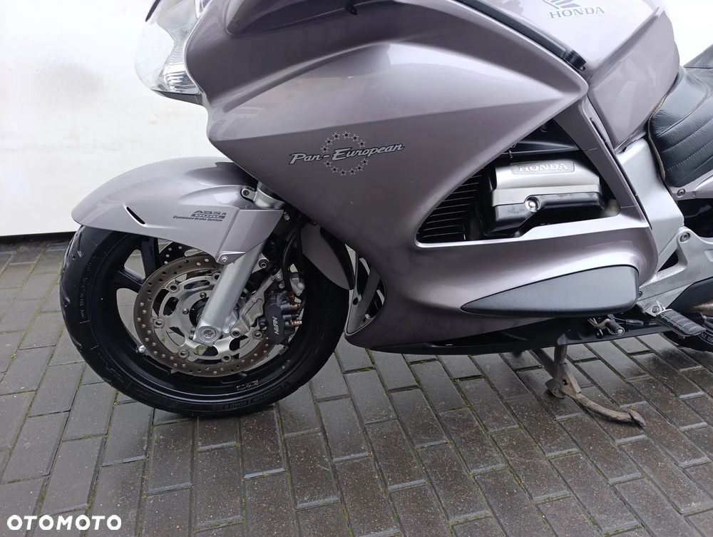 Honda ST - 9