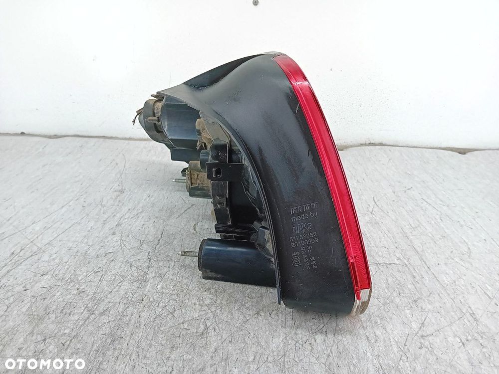 LAMPA TYLNA PRAWA FIAT LINEA 51753752 20190999 SEDAN - 5