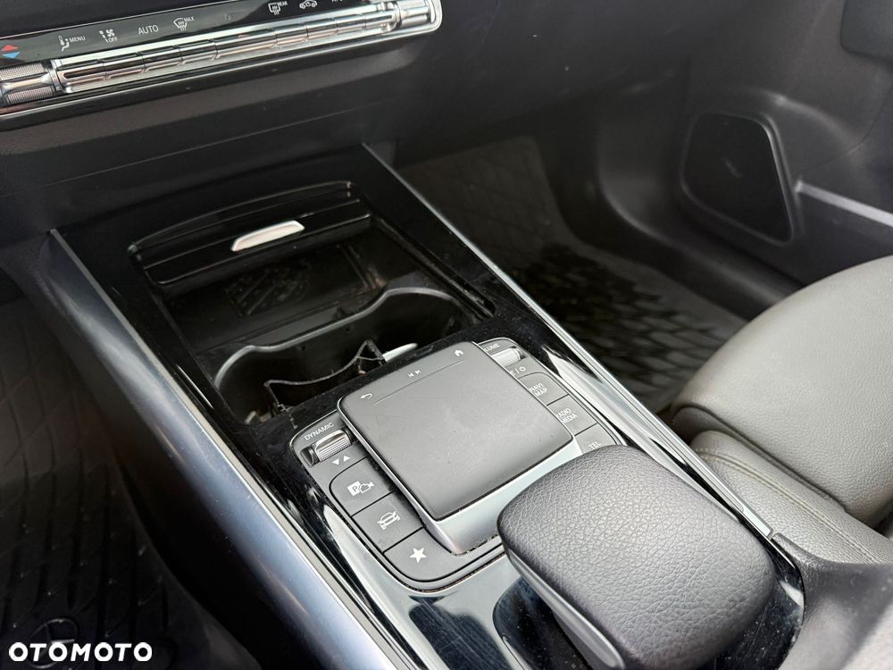 Mercedes-Benz EQA 250 66.5kWh Electric Art - 24