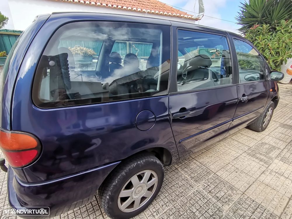 VW Sharan 1.9 TDi Confortline 7L - 8