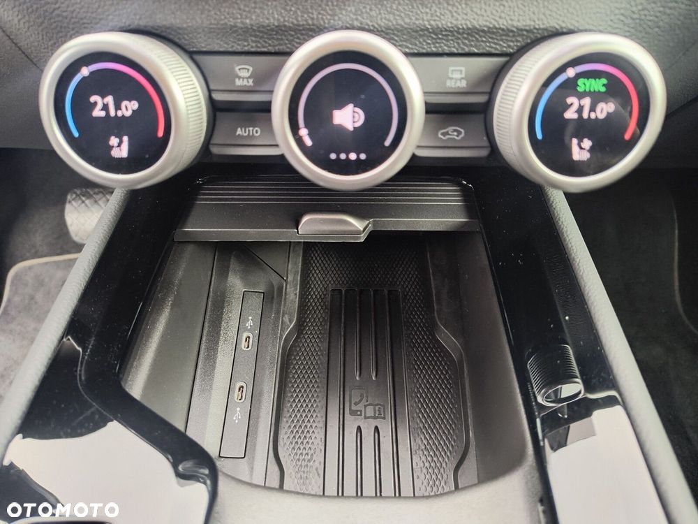 Skoda Superb 2.0 TSI L&K DSG - 32