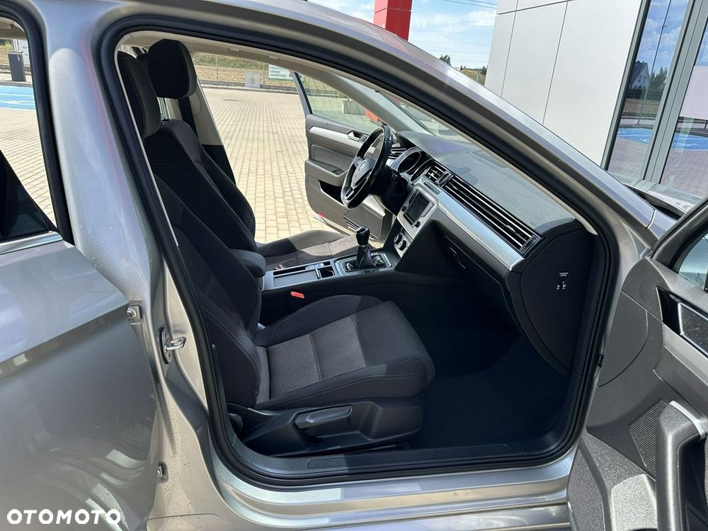 Volkswagen Passat Variant 2.0 TDI (BlueMotion Technology) Comfortline - 15