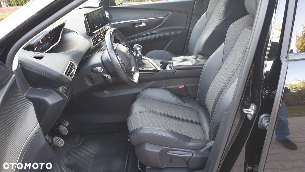 Peugeot 5008 - 10