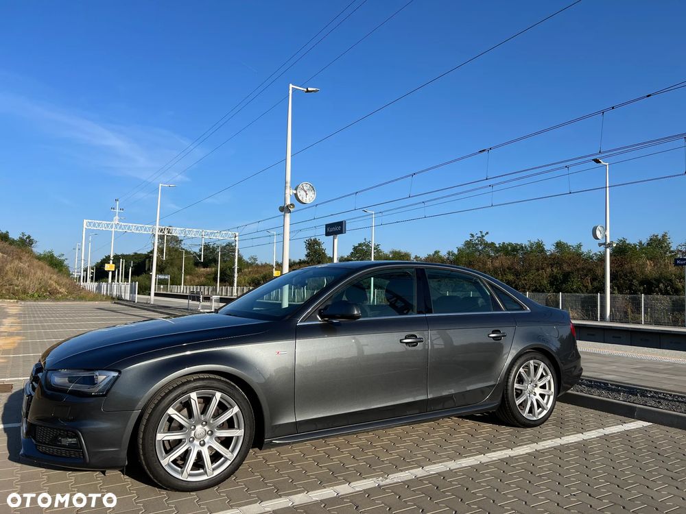Audi A4 Limousine 2.0 TDI DPF quattro S tronic S line Sportpaket - 6