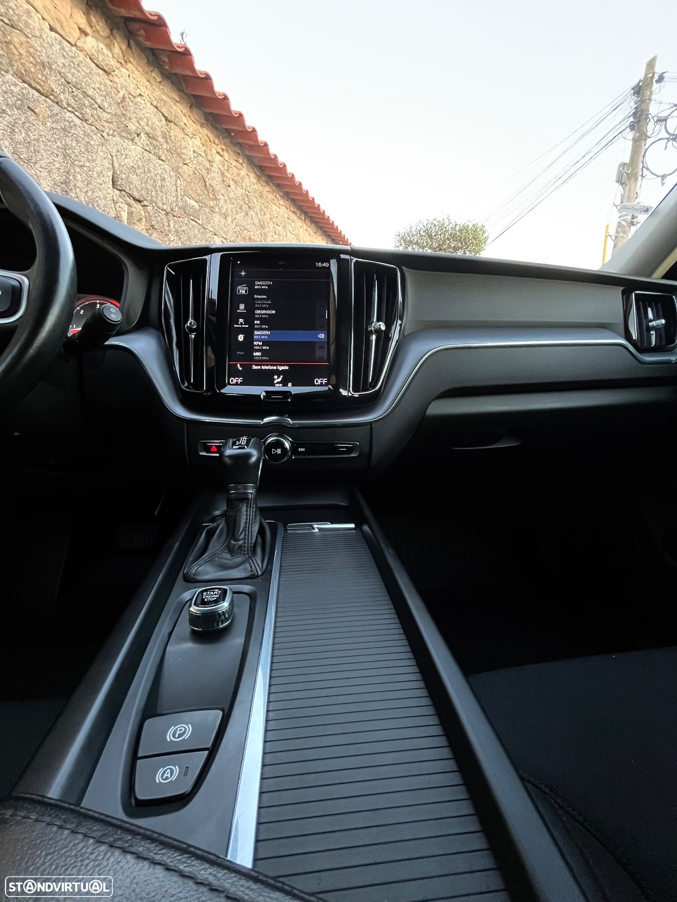 Volvo XC 60 2.0 D4 Momentum AWD Geartronic - 44